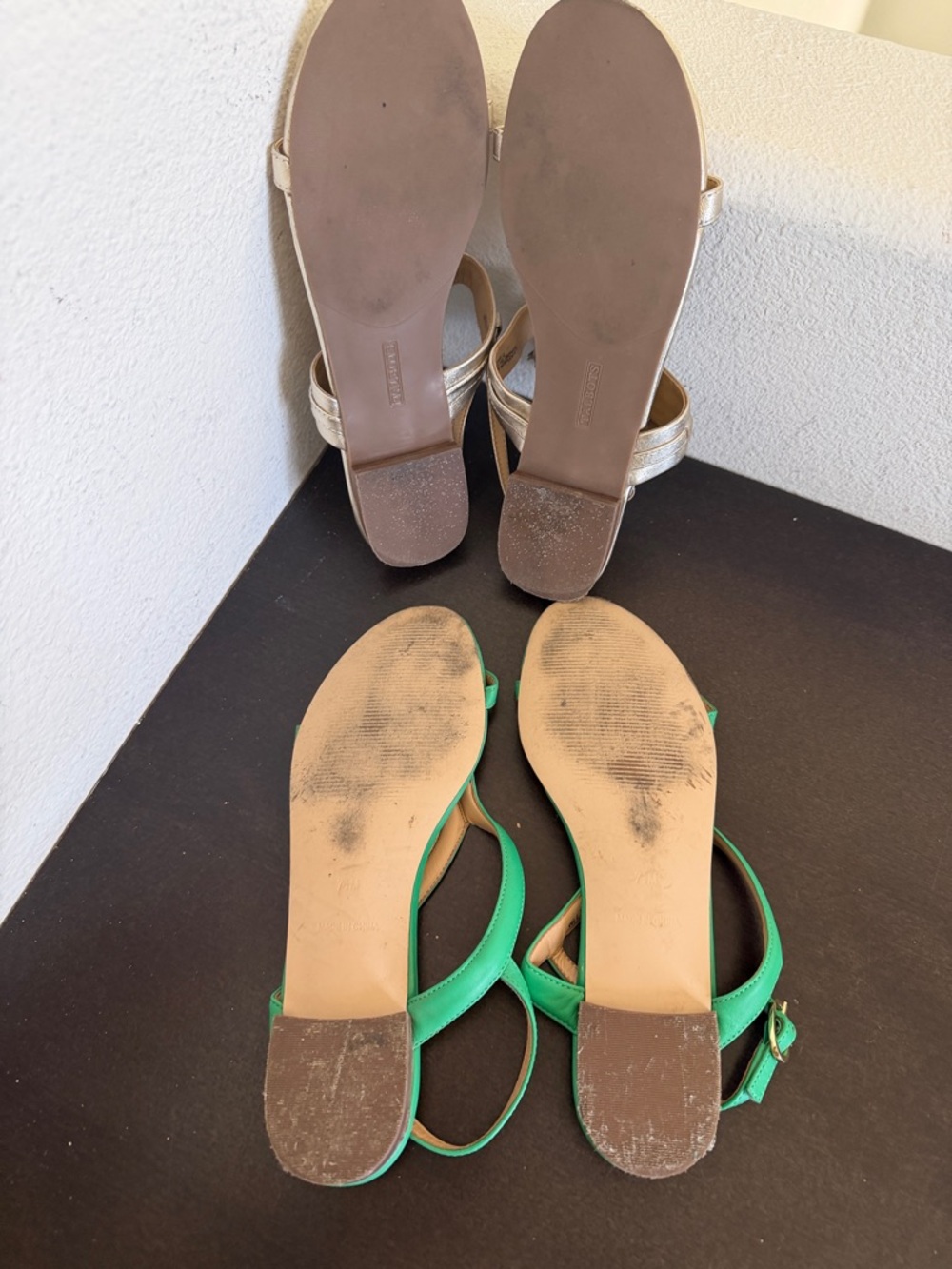 2 Pairs Talbots Green & Gold  Leather Sandals. - Picture 8 of 11